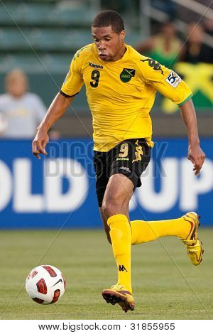 CARSON, CA. - 6 giugno: Giamaica F Ryan Johnson #9 durante il gioco di gruppo B CONCACAF Gold Cup 2011 su Ju