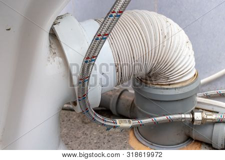 Plastic Corrugated Pan Pipe And Water Supply Fitting For The Toilet