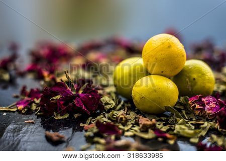 Neem Or Indian Lilac Face Mask On The Black Wooden Surface For Oily Skin Consisting Of Neem Leaves P