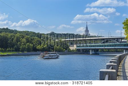 Moscow, Russia - July 27, 2019: Luzhniki Metro Bridge Across The Moskva River In The Vorobyovy Gory