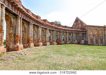 The Ruins Of The Sidewall Ruzhany Palace Belonging To The Leo Sapieha, Belarus, Brest Region, August