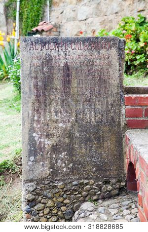 Mongui, Colombia - August, 2019: Stone With A Poem To The Royal Bridge Of Calicanto At The Beautiful