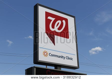 Indianapolis - Circa August 2019: Walgreens Retail Location. Community Clinic At Walgreens Offers Ur
