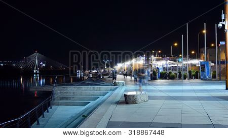 Warsaw, Poland. 25 August 2019. Vistulan Boulevards On The Western Side Of The River Vistula In Wars