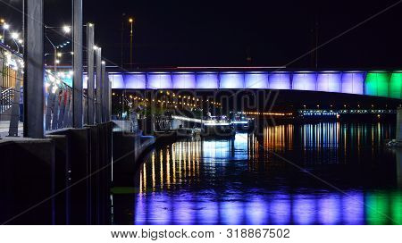 Warsaw, Poland. 25 August 2019. Vistulan Boulevards On The Western Side Of The River Vistula In Wars
