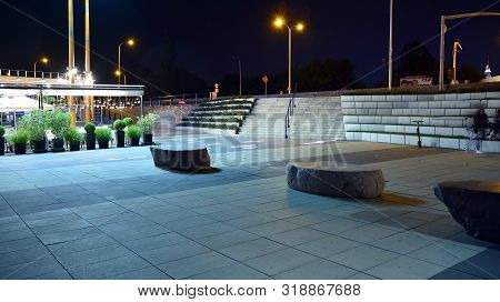 Warsaw, Poland. 25 August 2019. Vistulan Boulevards On The Western Side Of The River Vistula In Wars