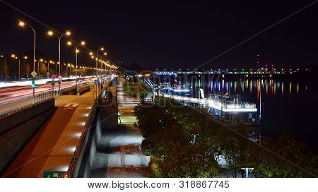 Warsaw, Poland. 25 August 2019. Vistulan Boulevards On The Western Side Of The River Vistula In Wars