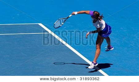 MELBOURNE - Joulukuu: Li Na Kiinan hänen ensimmäisen kierroksen voitto yli Kaenia Pervak 2012 Austral