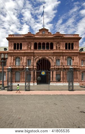 Barn med grønt i Monument Casa Rosada