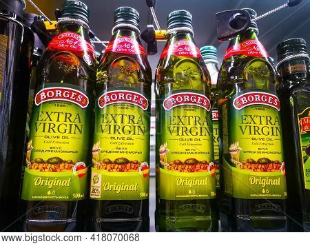 Olive Oil Borges Extra Virgin On Sale In The Hypermarket 11.04. 2021 In Russia, Kazan, St. Pavlyukhi