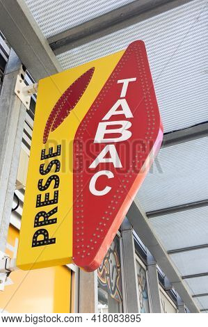 Bordeaux , Aquitaine France - 04 22 2021 : Presse And Tabac Logo Brand And Text Sign Of Tobacco Stor