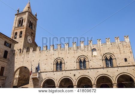 Montecassiano (macerata) - ประวัติศาสตร์พาเลซ