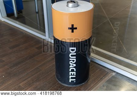 Tyumen, Russia-april 17, 2021: Duracel Logo. American Manufacturing Company Owned By Berkshire Hatha