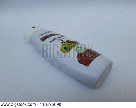 Closeup Of Patanjali Kesh Kanti Shikakai 200 Ml Plastic Container, Natural Shampoo Isolated On White