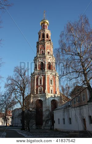 Moskva. Novoděvičí klášter. Zvonice. Styl 