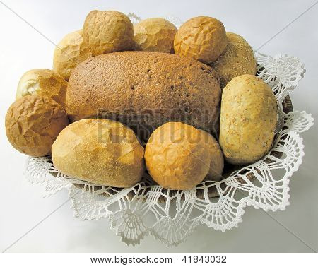 forskellige brød og rundstykker