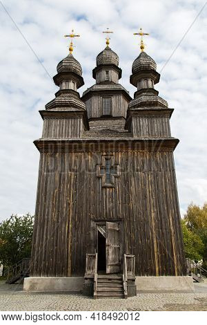 Ancient Famous Wooden Cossacks Tserkva (st.george's Church) In Ukrainian Village Sedniv Near Chernih