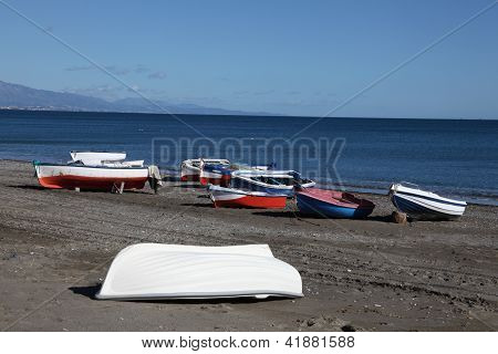 Fiskerbåde på stranden