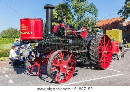Nieuwehorne, The Netherlands - Sep 28: Old Steam Tractor In A Countryside Parade During The Agricult