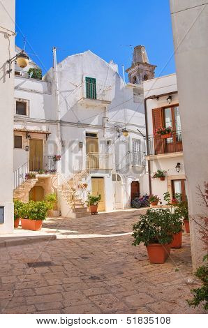 Alleyway. Noci. Puglia. Italy.