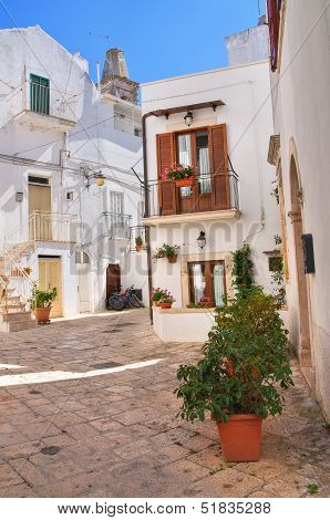 Alleyway. Noci. Puglia. Italy.