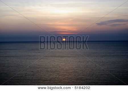 Zachody słońca na wybrzeżu Oceanu Spokojnego