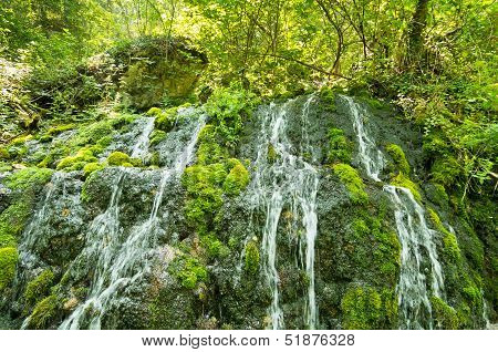 Wellspring with small cascades