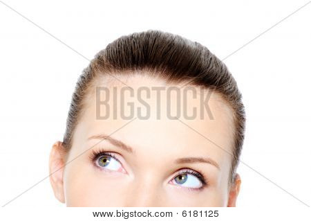 Parte de la cabeza de mujer con ojos de balanceo