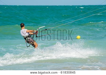 Italy, Fossacesia 16 Ago 2013 - Kidesurfer Begin The Action
