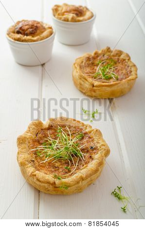 Onion Mini Quiche With Bacon And Corn