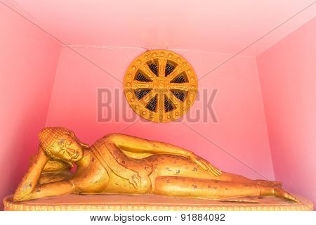 the lie down buddha statue
