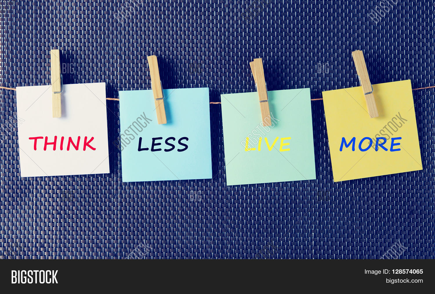 Dont worry by happy исполнитель. Надпись don't worry be happy. Надпись don't worry be happy. Don't worry be happy. Блокнот don't worry.