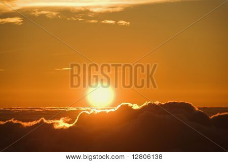 Luftfoto af solopgang i Haleakala National Park på Maui, Hawaii.