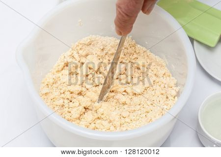 Quiche lorraine preparation : Quiche lorraine dough preparation