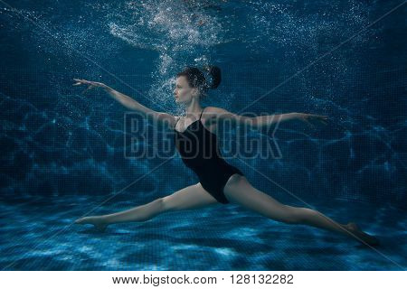 The woman dances at the bottom under water she is surrounded by bubbles.
** Note: Soft Focus at 100%, best at smaller sizes