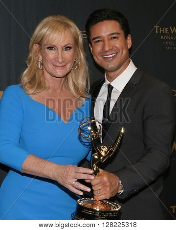 LOS ANGELES - MAY 1:  Lisa Gregorisch-Dempsey, Mario Lopez at the 43rd Daytime Emmy Awards at the Westin Bonaventure Hotel  on May 1, 2016 in Los Angeles, CA