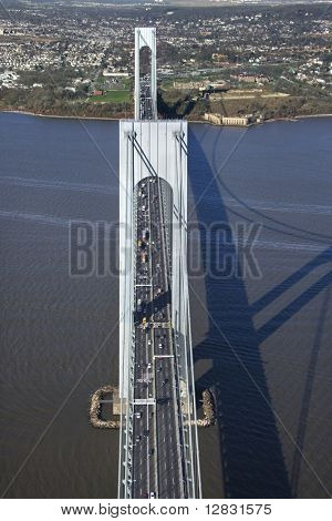 Luftfoto af New York City's Verrazano-smal bridge.