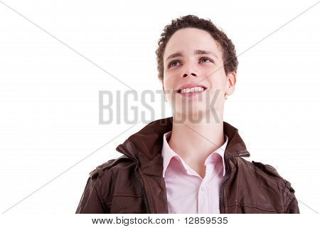 Giovane uomo sorridente e cercando di fotocamera, Isolated On White, Tudio Shot
