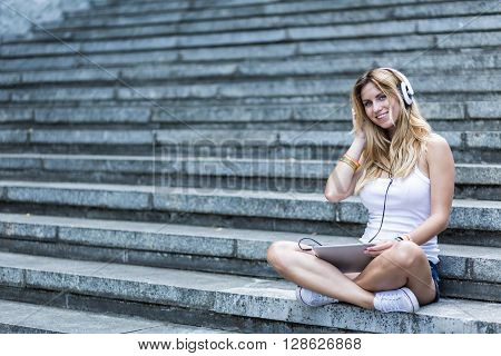 Girl And Music
