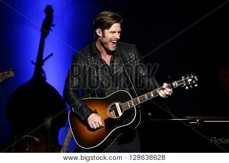 NEW YORK-MAY 5: Actor/singer Chris Carmack performs onstage during ABC's 