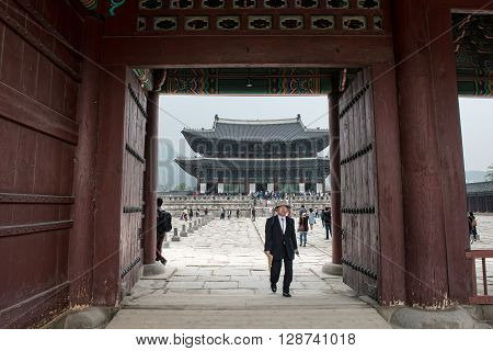 Seoul, South Korea - April 22, 2016: April 22, 2016 The Palace Doors In The Palace In Seoul, South K