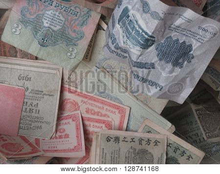 Old paper currency from Estonia and China now withdrawn