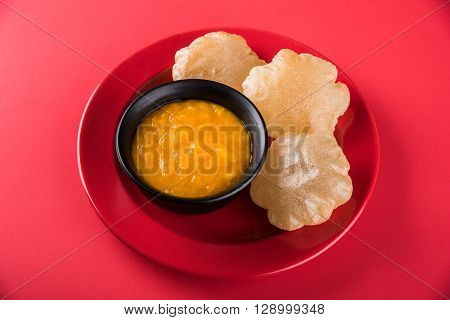 Aamras or Aam Ras Puri: Puri which is an indian fried small bread and alphonso mango pulp is a popular lunch especially during Padwa, the Marathi new year, maharashtrian lunch/dinner menu