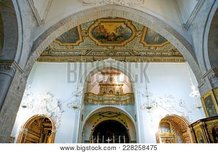 Polignao, Italy - July 19, 2006:  Paintings And Decorations In The Nave Of The St. Maria Assunta Chu