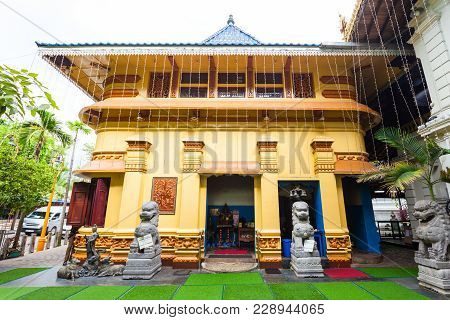 Gangaramaya Temple In Colombo, Sri Lanka. Gangaramaya Temple Is A Buddhist Temple With Eclectic Mix 