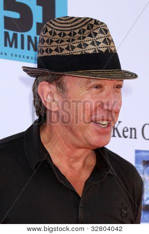 LOS ANGELES - 7 Mayıs: 5 yıllık George Lopez ünlü Golf Classic Lak, Tim Allen geldi