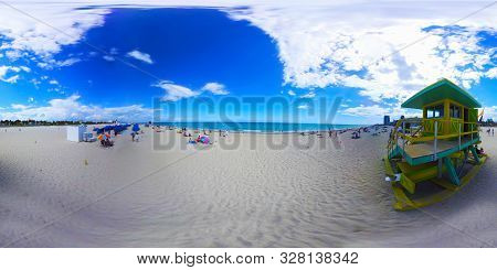 360 Degrees View Of World Famous Maimi Beach Shore, Usa