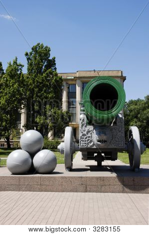 Monument Cannon