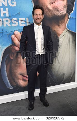 LOS ANGELES - OCT 16:  Paul Rudd arrives for the ÃLiving With YourselfÃ Los Angeles Premiere on October 16, 2019 in Hollywood, CA                