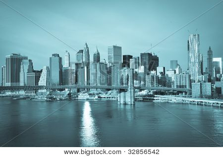 New York City, Brooklyn Bridge med Lower Manhattan baggrund - Split tonet